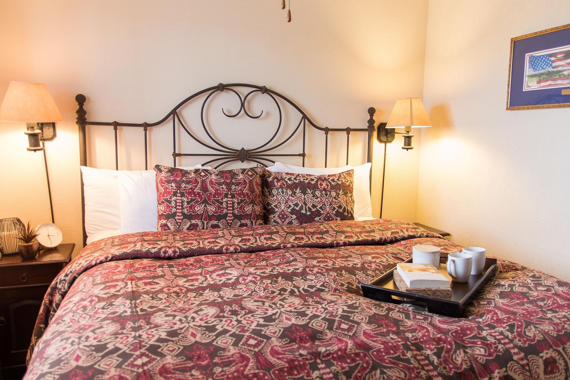 Vineyard Court Designer Suites Hotel College Station Exterior foto
